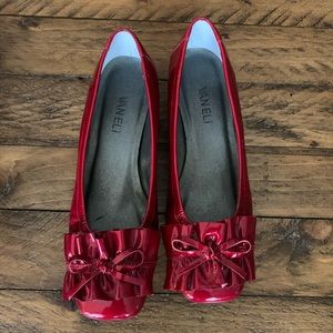 VANELi red flats